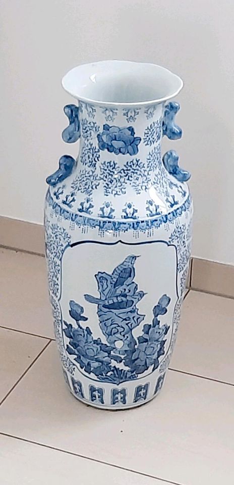 Große Bodenvase aus Porzellan, chinesische Vase in Feldkirchen