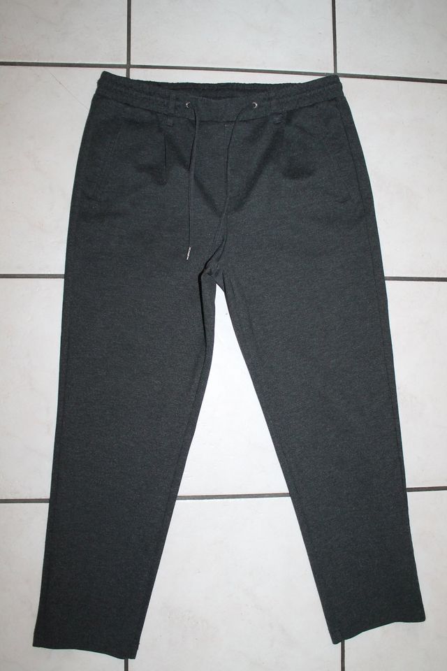 32_32 / Jack Jones / tapered vega / Joggingpants in Köln