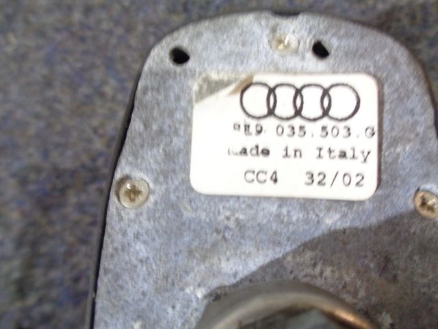 Audi A4 8E B6 B7 Dachantenne Antenne Dach Radioantenne 8E9035503 in Bruchsal