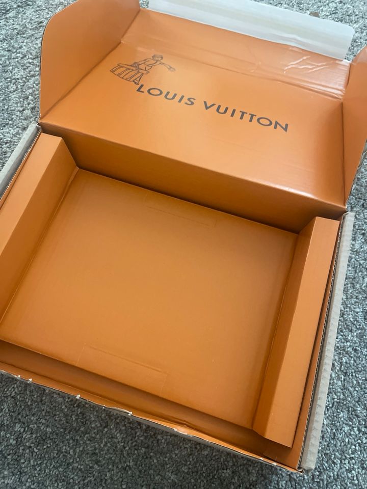Louis Vuitton Verpackung Boxen Original in Landau a d Isar