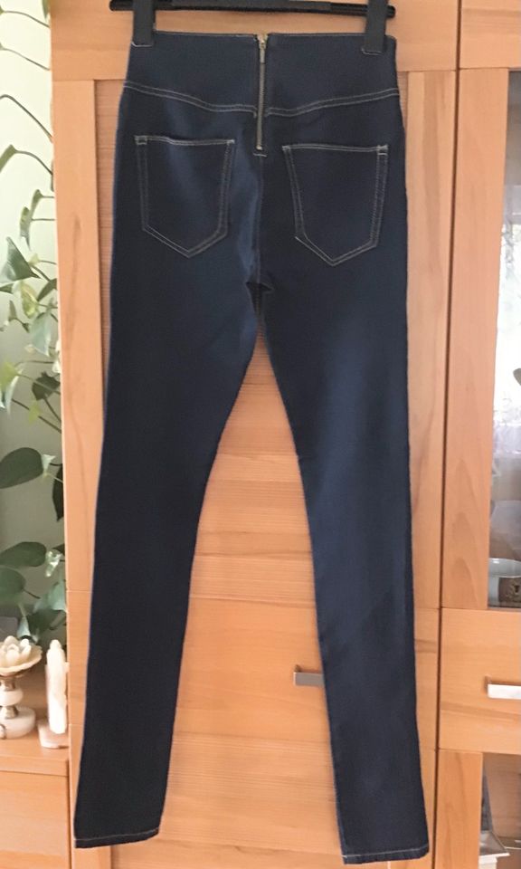 Jeans. Vero Moda. XS/S  Dunkelblau Top in Essen