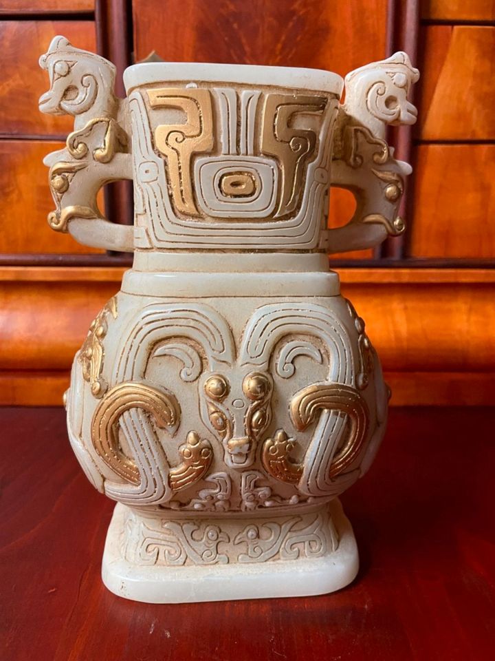 China, Jade Vase, aus jahrzehnte alten Sammlung,Qianlong Dynastie in Elbtal