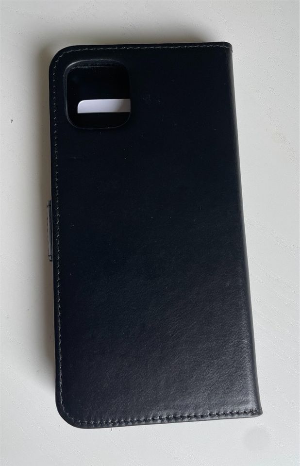 NEU iPhone 11 Pro Max Case Hülle 2-in-1 Leder Handy Schutz in Braunschweig
