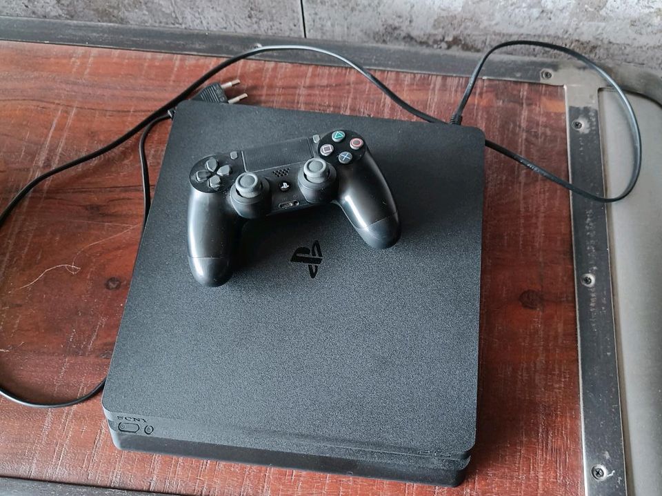 Sony PlayStation PS4 Slim 1TB CUH-2016B in Duisburg