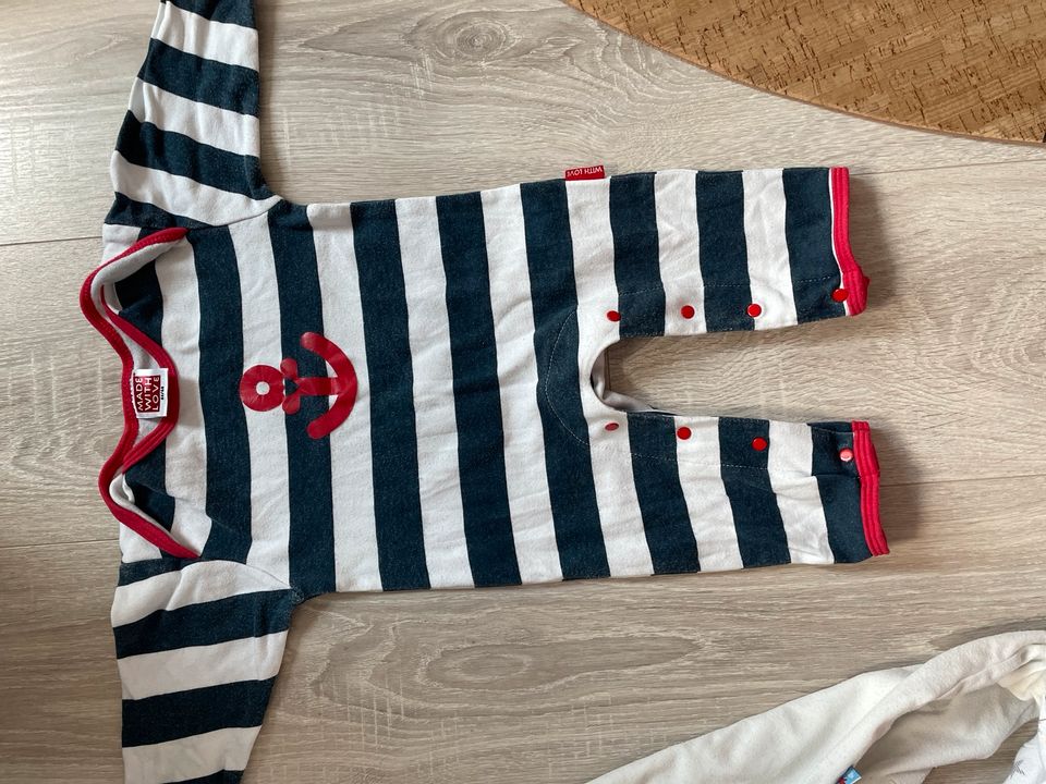 Paket: 3 Schlafanzüge Einteiler Overalls Pyjamas in Leipzig