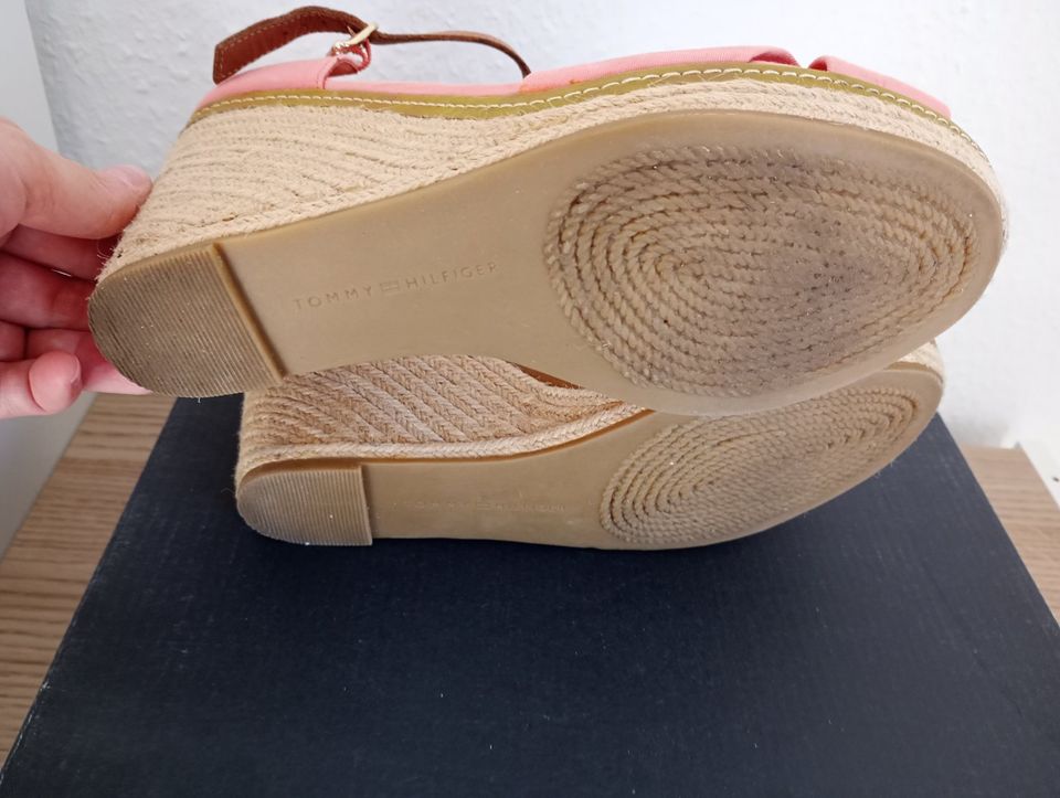 Original Tommy Hilfiger Keilsandaletten Sandale Wedges Gr.40 41 in Mannheim