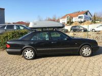 Mercedes Benz E-Klasse Limousine THULE Dachbox mit Träger KAUFEN Bayern - Estenfeld Vorschau