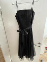 Cocktailkleid / Konfirmationskleid, schwarz, neuwertig, Größe 36 Hessen - Butzbach Vorschau