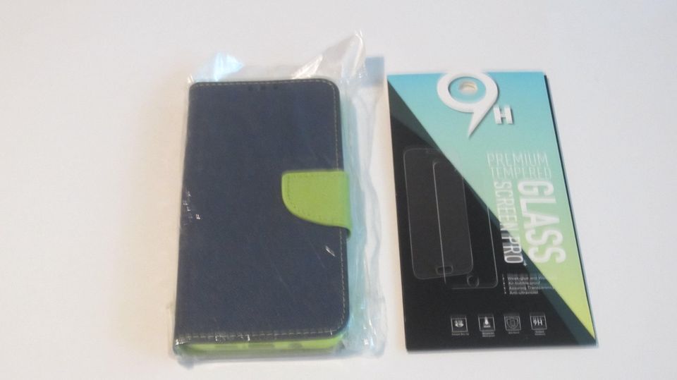 Xiaomi Redmi Note 10 Set: Schwarze Buchtasche Hülle & Schutzglas in Köln