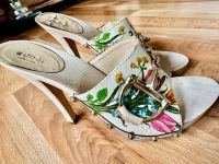 Gucci Pumps 39,5 Flower Stoff Blumen original Niedersachsen - Wolfsburg Vorschau