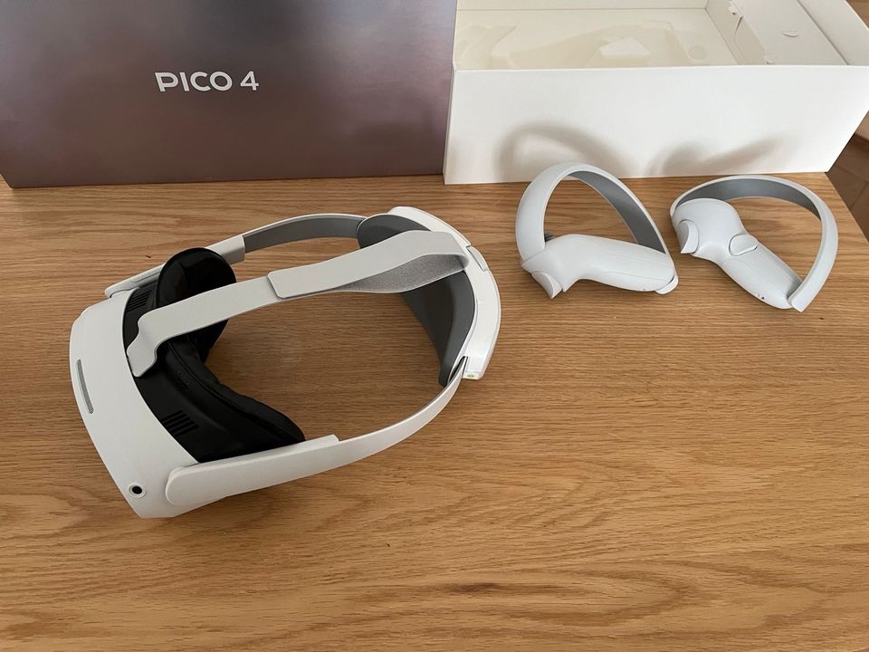 PICO 4 all in one VR Headset 128 GB mit Zubehör in Frankfurt am Main