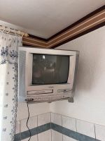 Fernseher mit VHS und DVD Player inklusive Wandhalter Schleswig-Holstein - Schönkirchen Vorschau