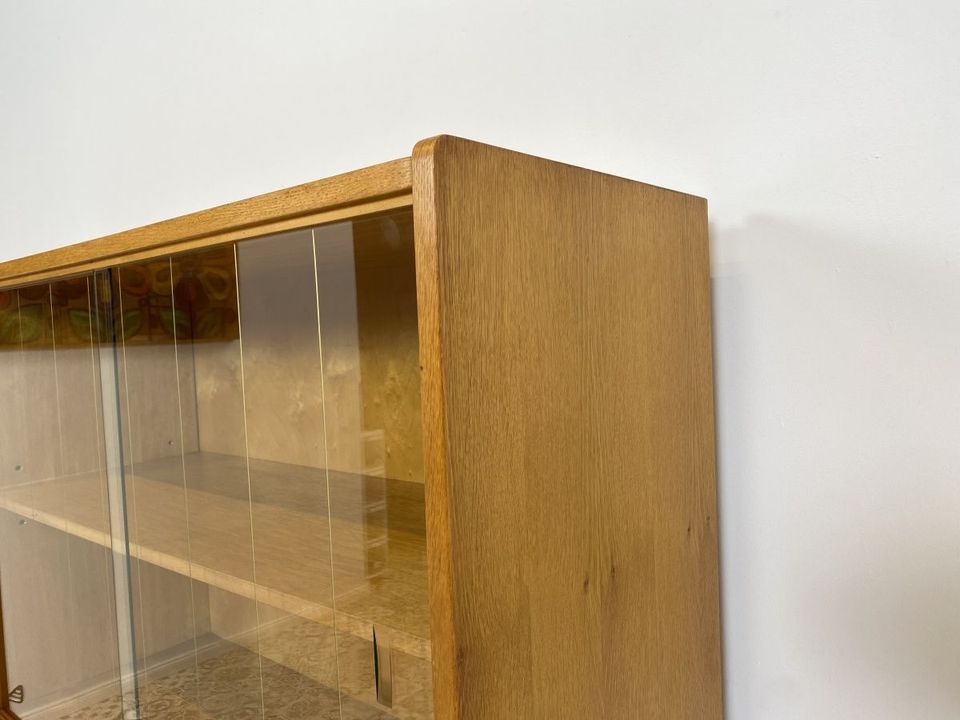 WMK Zeitloser und sehr gut erhaltener Mid-Century Wohnzimmerschrank aus 1960ern Jahren, bauähnlich mit Möbel von Franz Ehrlich für VEB Hellerau # Schrank Vitrine Highboard Sideboard DDR 50er 60er in Berlin