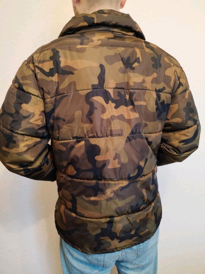 Winterjacke Herren Snipes Camouflage Gr. L in Bielefeld