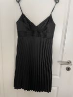 Zero Abendkleid Kleid Plisseekleid Plissee Gr. 40 schwarz Hamburg-Mitte - Hamburg Horn Vorschau