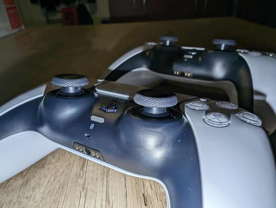 Playstation 5 Controller 2x Wie Neu in Söhlde