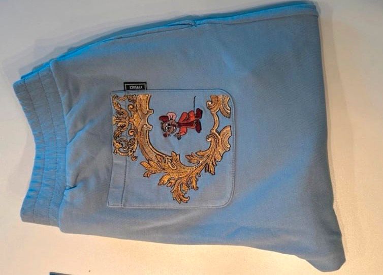 Versace x Disney S Jogginganzug/T-Shirt in Haimhausen