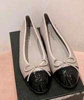 klassische Chanel CC Ballerina Schuhe Grau schwarz Berlin - Wilmersdorf Vorschau