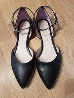 Unisa Damen Riemchensandale Ballerina 39 schwarz Nordrhein-Westfalen - Swisttal Vorschau