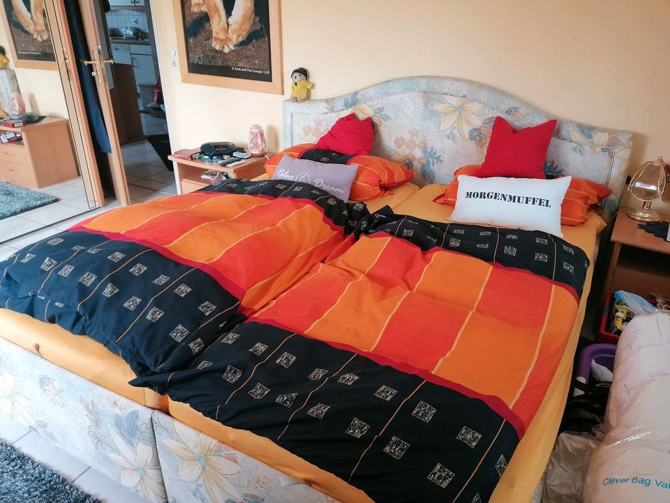 Französisches Doppelbett in Olching