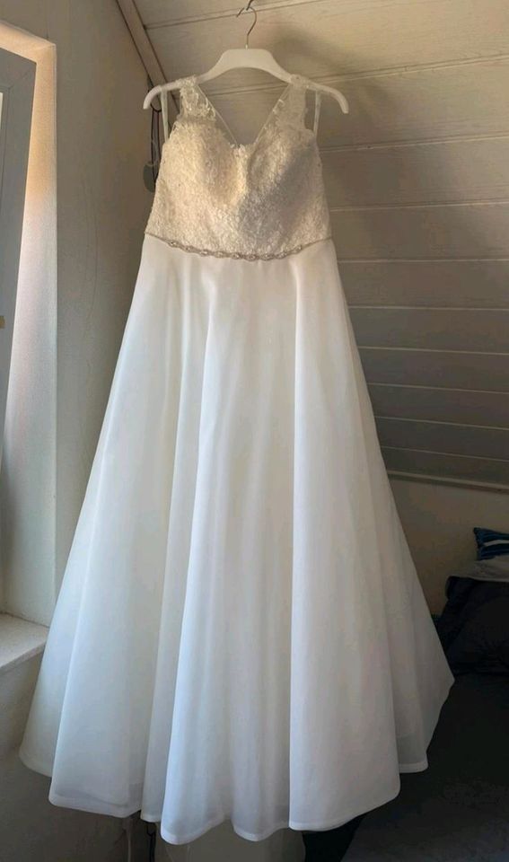 Brautkleid mit keiner Schleppe in Rheine