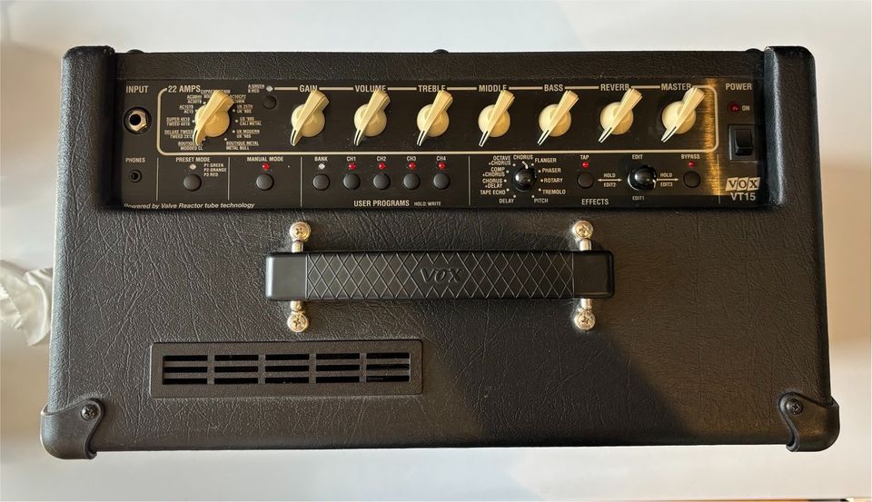 VOX VT15 (15 W Modeling Guitar Amplifier) - Valvetronix in Freiburg im Breisgau