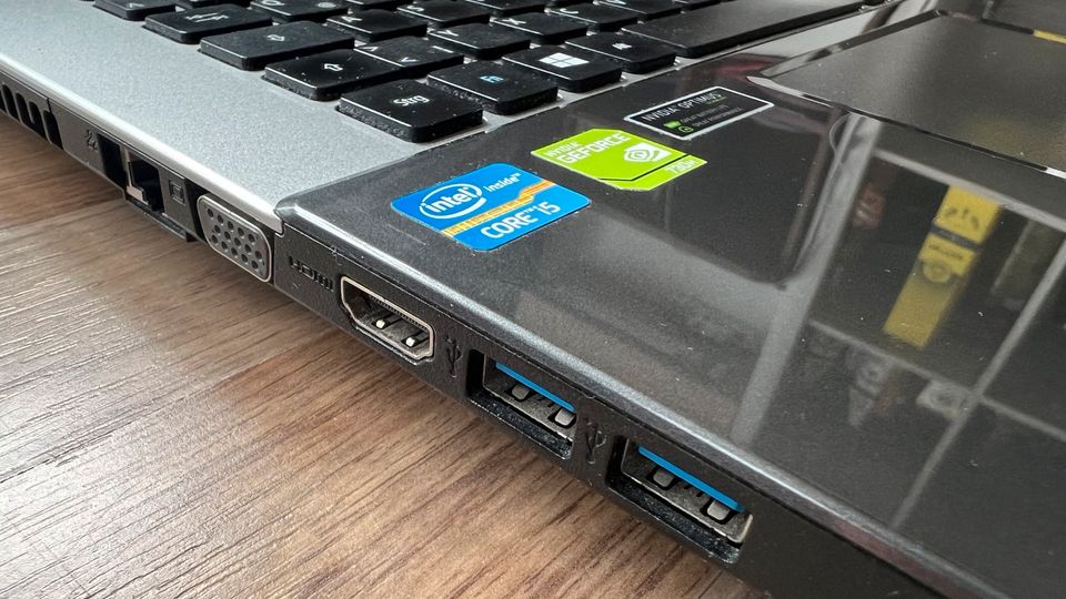 Acer V3-771*17’Zoll Laptop*Win11*i5 Processor*8GB RAM*Akku Neu in Burghausen