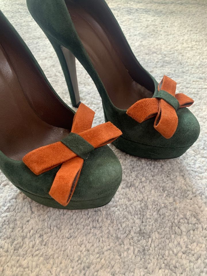 tannengrüne Wildleder High Heels I Gr. 37 I Marke ovyè in Leipzig