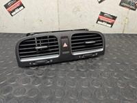 VW Golf VI 6 Frischluftdüse Luftausströmer vorne mitte 5K0819728K Nordrhein-Westfalen - Dorsten Vorschau