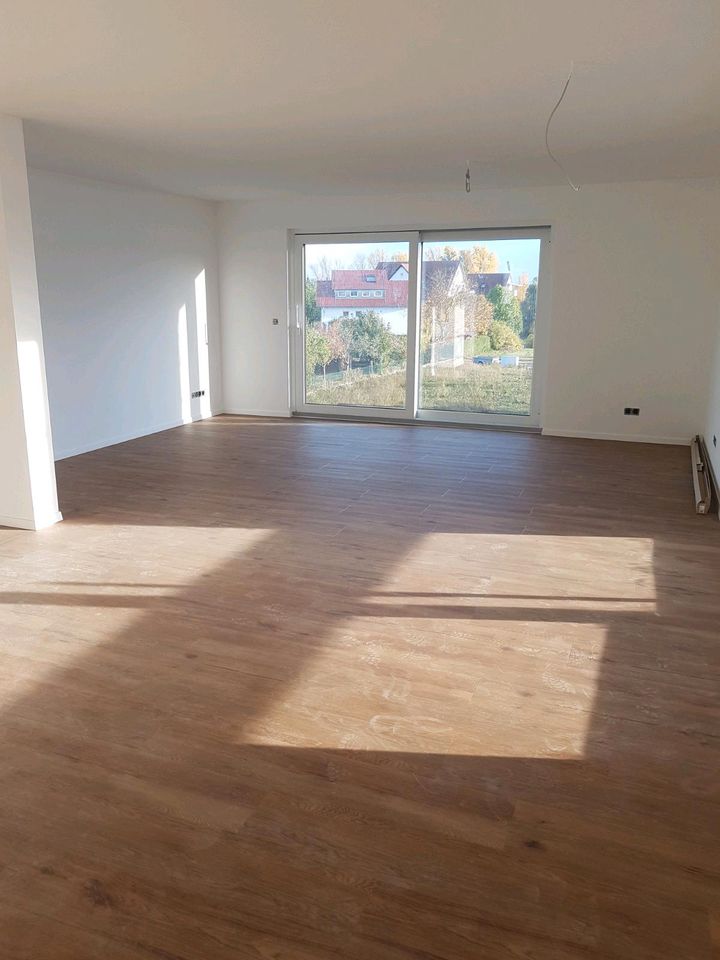 Schöne 2-Zimmer Neubauwohnung mit Balkon/Einbauküche- Erstbezug in Crailsheim