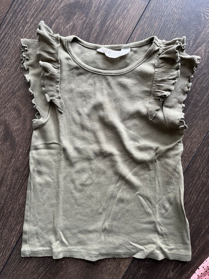 H&M | Mädchen | Shirt | Tshirt | 2er Set | Gr. 110/116 in Bokensdorf