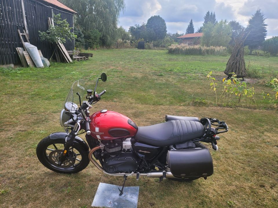 Triumph Street Twin in Schwedt (Oder)