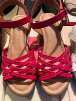 Fast neue rote Sandalen Gr. 36 Sachsen - Geyer Vorschau