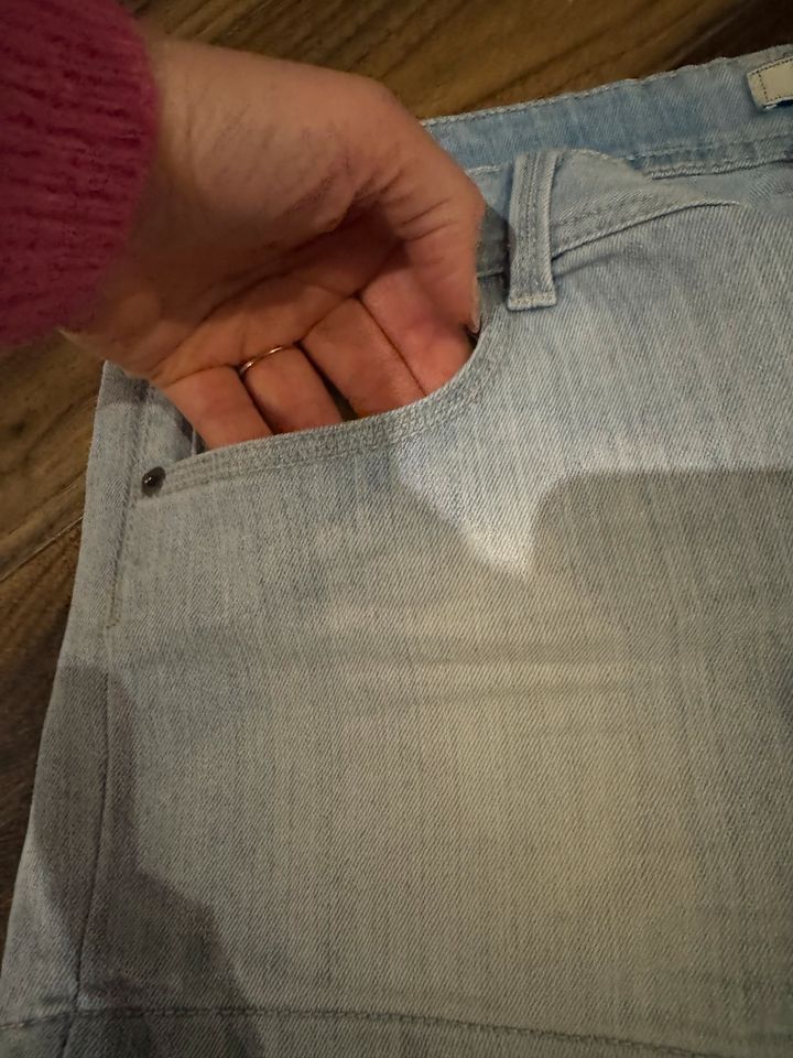 hellblaue Jeansshorts von Pimkie in Größe 40 in Ostercappeln