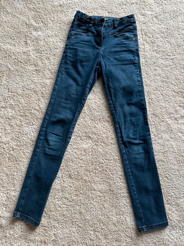 S.Oliver Jeans Hose Gr. 152/regular/slim, sehr gut in Kerpen