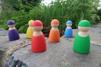 6 Wichtelmännchen aus Holz Regenbogenfarben Waldorf Montessori Nordrhein-Westfalen - Nideggen / Düren Vorschau