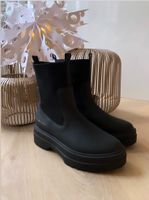 Tommy Hilfiger Boots Stiefel in schwarz gr 37 neuwertig Nordrhein-Westfalen - Voerde (Niederrhein) Vorschau