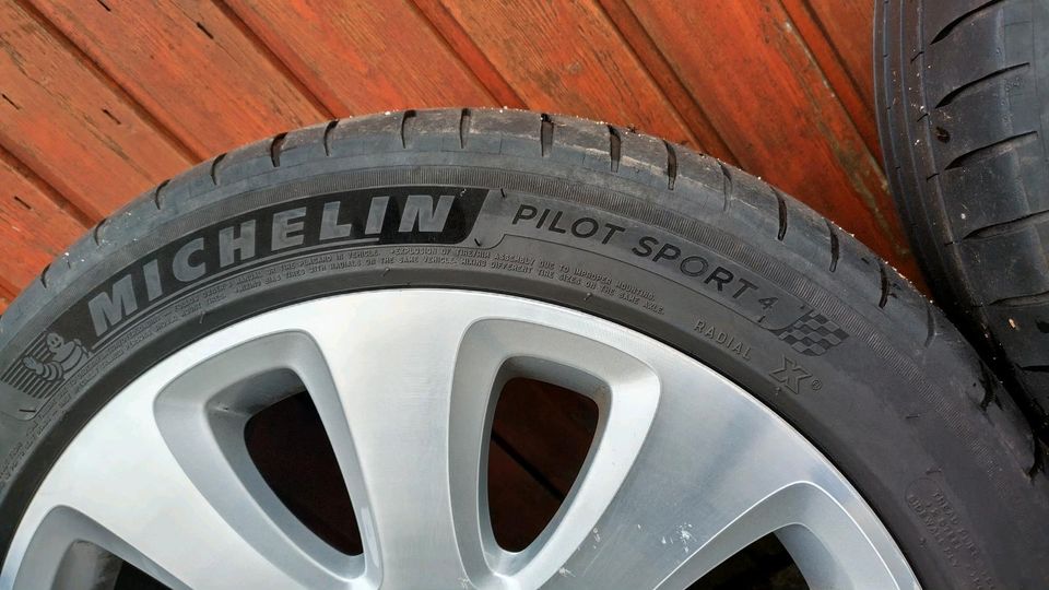 Skoda Leichtmetal Felge 17 Zoll - Michelin Pilot Sport 4 Reifen in Thurnau