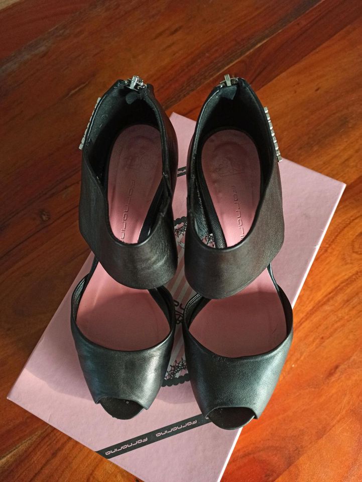 Fornarina Pumps Peep toes Gr. 37 schwarz in Hohenbocka