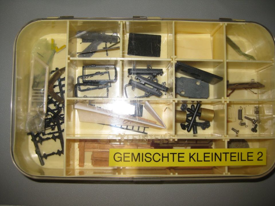 Märklin u.a. gemische Ersatzteile, 2 Boxen , H0 in Felsberg