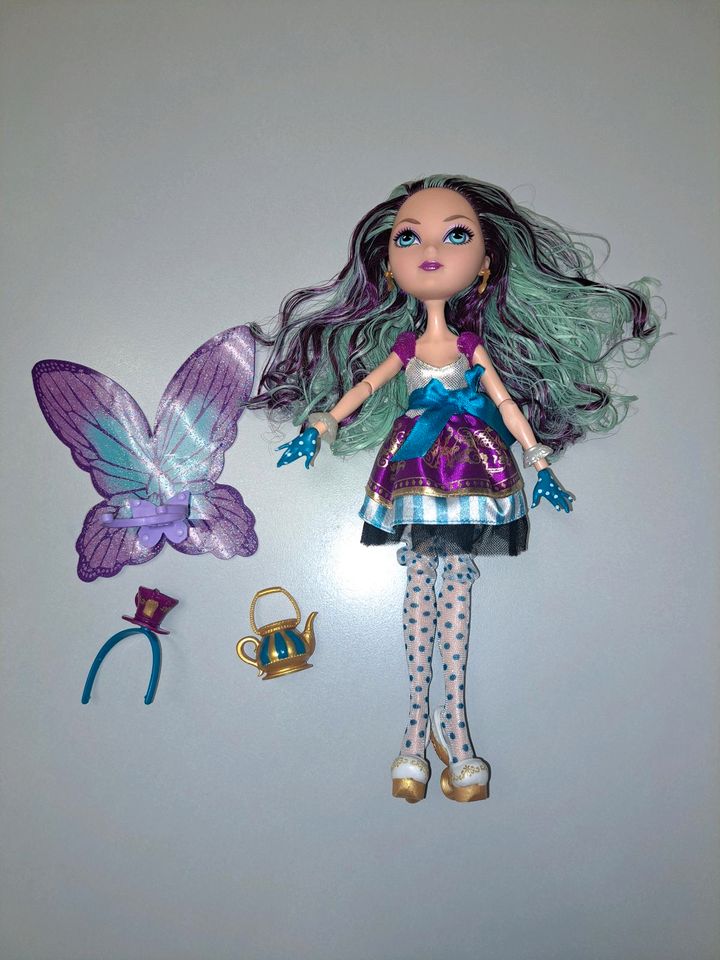 EverAfter High Puppe "Madeline Hatter" Monster High in Herten