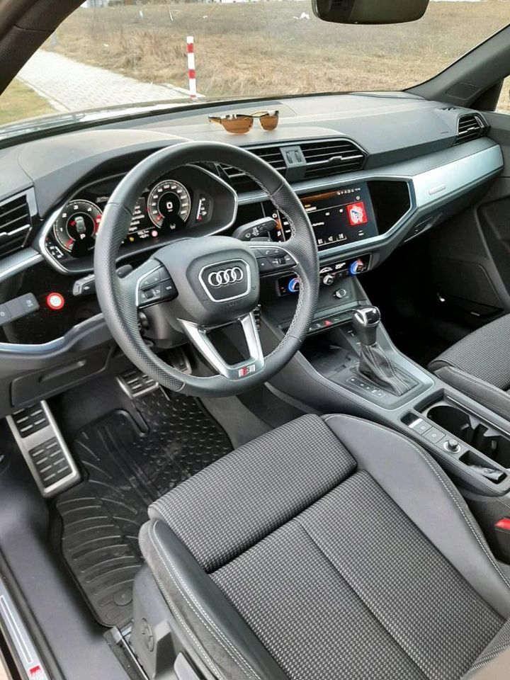 Audi Q3 35TDI 2xS line S-tronic AHK  20"SR Navi WR SONOS in Großmehring