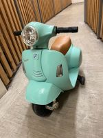 Mini Vespa Motorroller Kinderfahrzeug mit Stützrädern 6V mintgrün Frankfurt am Main - Ginnheim Vorschau