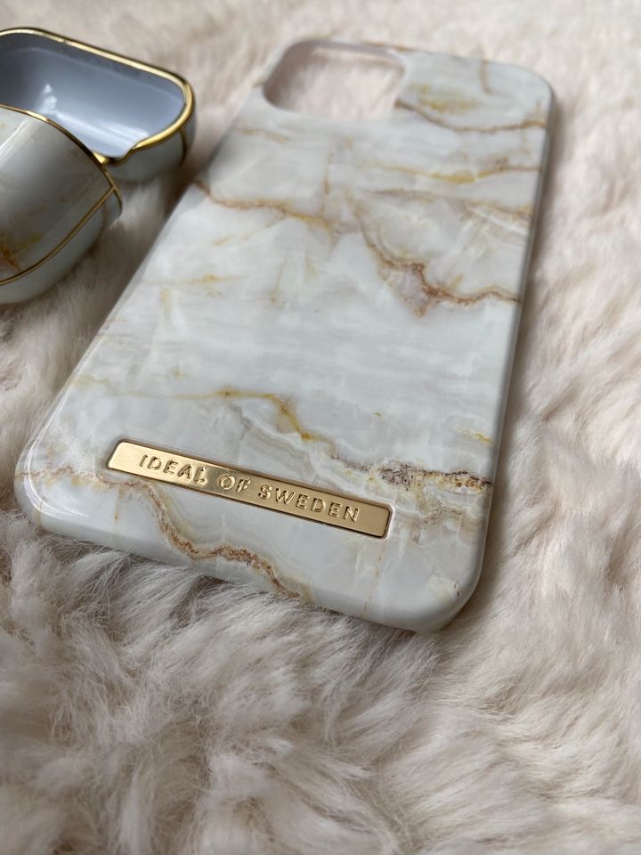 Ideal of Sweden iPhone 12 Hülle& AirPods Pro Case Pearl Marble in Köln