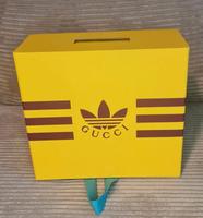 Schuhkarton der  Gucci x Adidas Kollektion Hessen - Neu-Isenburg Vorschau
