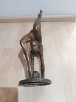 Bronze Frau mit Ball Nordrhein-Westfalen - Frechen Vorschau