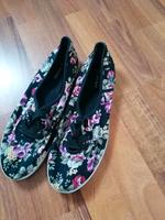 Stoffschuhe mit Blumenmotiv gr. 42 TOP ZUSTAND!!! Brandenburg - Tauche Vorschau