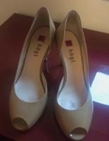 Gr 35 / 2,5 Högl Peeptoe Pumps nude Lackleder Frühling wie NEU Nordrhein-Westfalen - Mülheim (Ruhr) Vorschau
