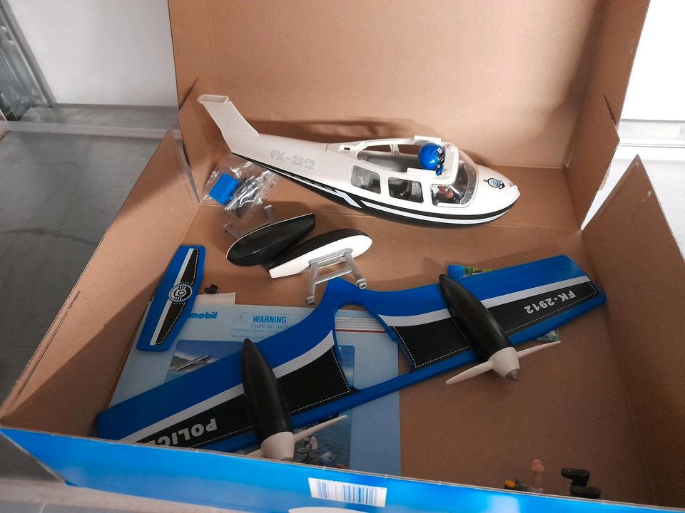 Playmobil Polizei Wasserflugzeug inkl. Zubehör in Schortens