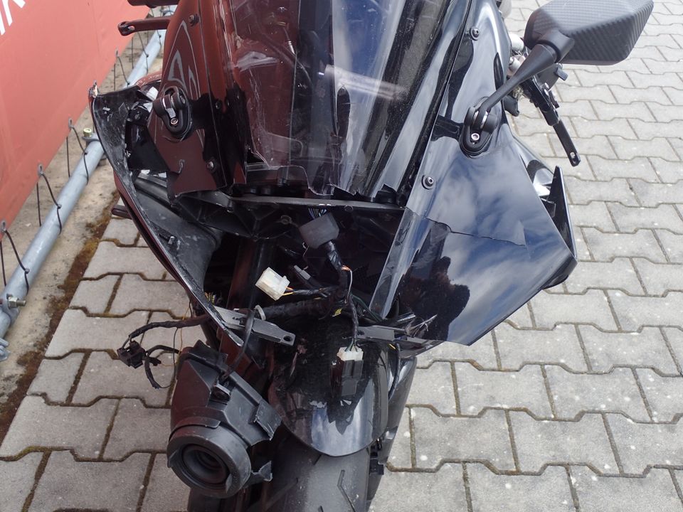 Yamaha YZF-R1 Unfall (Verkauf von Teilen möglich) in Mantel